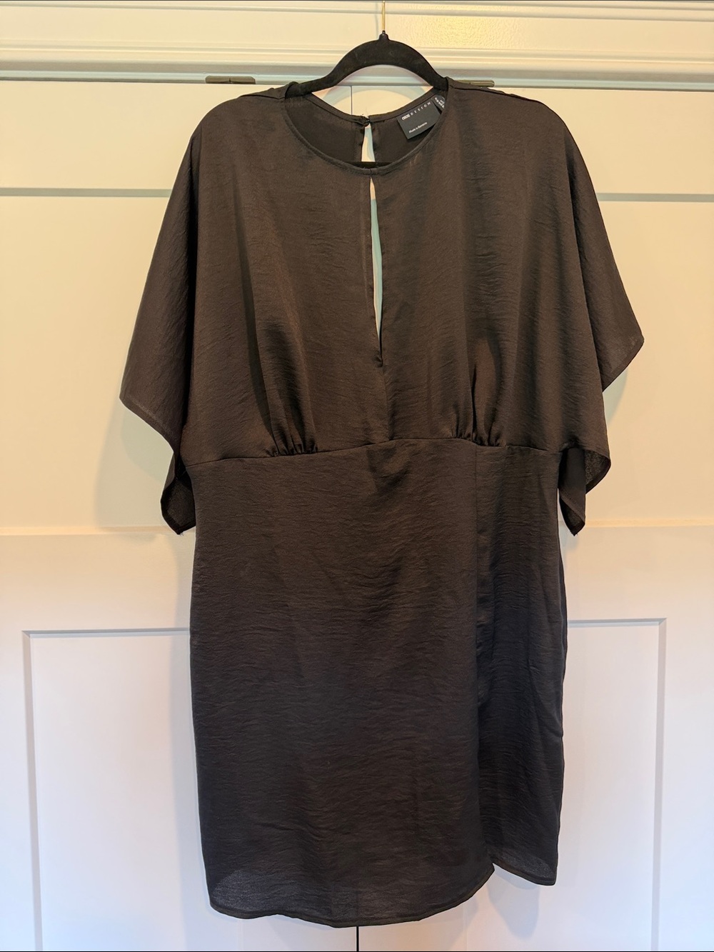 Black Women's ASOS Keyhole Shift Dress